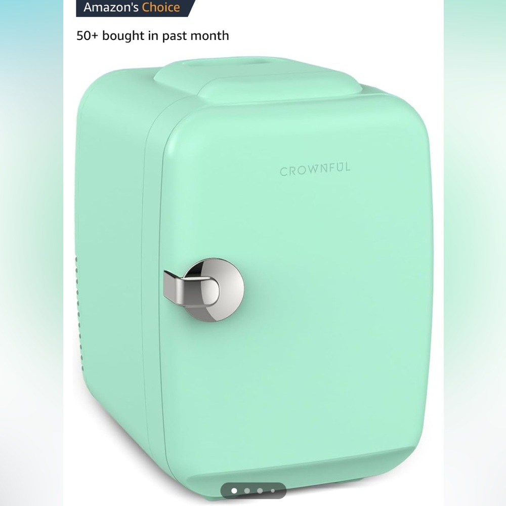 Mini fridge / skincare fridge